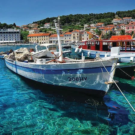 Daire Beautiful Apartment In Hvar With Wifi Hvar Town