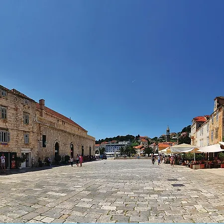 Daire Beautiful Apartment In Hvar With Wifi Hvar Town